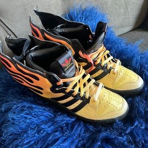 Addidas Jeremy Scott fire 🔥.